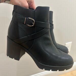 NWOT Naturalizer Black Heeled Boots with Buckle